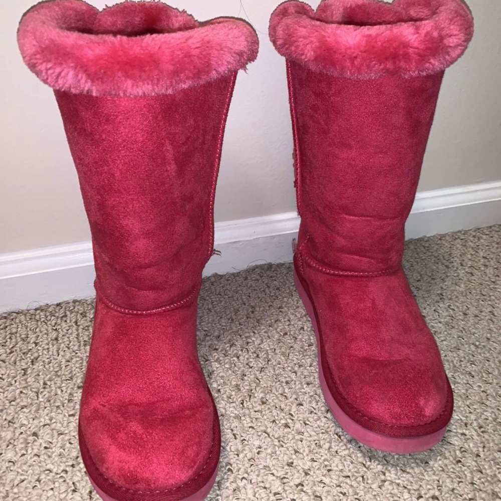 Pink uggs